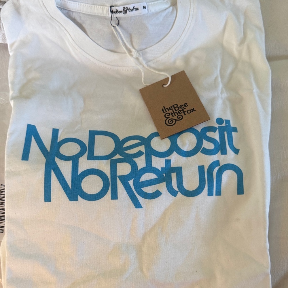 The Bee & The Fox Women's White Tee - No Deposit No Return
